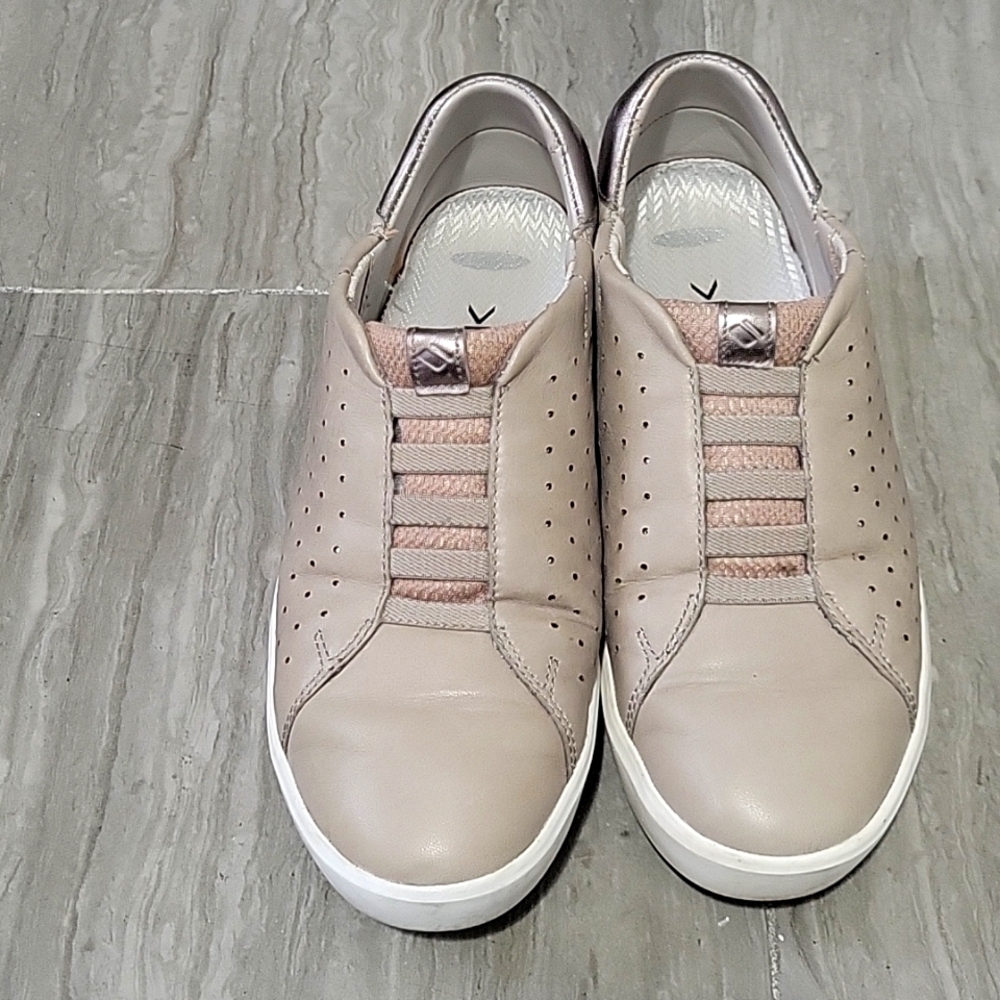 Kizik Women Miami size 6.5 Taupe